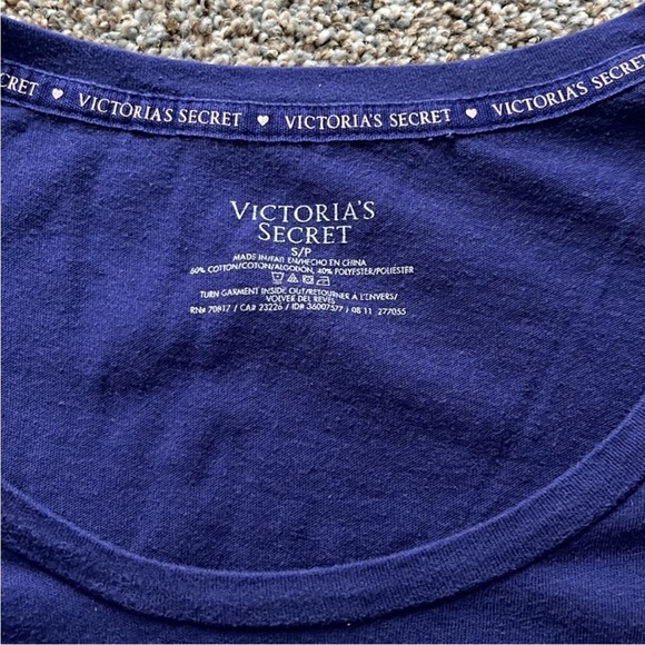 Victoria’s Secret Winter Blue Snowflake Nightshirt - Picture 2 of 4